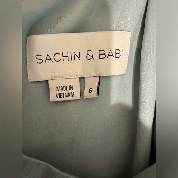 Sachin & Babi Chelsea Gown - Jade
Asymmetric Gown. NWOT - Picture 6 of 6